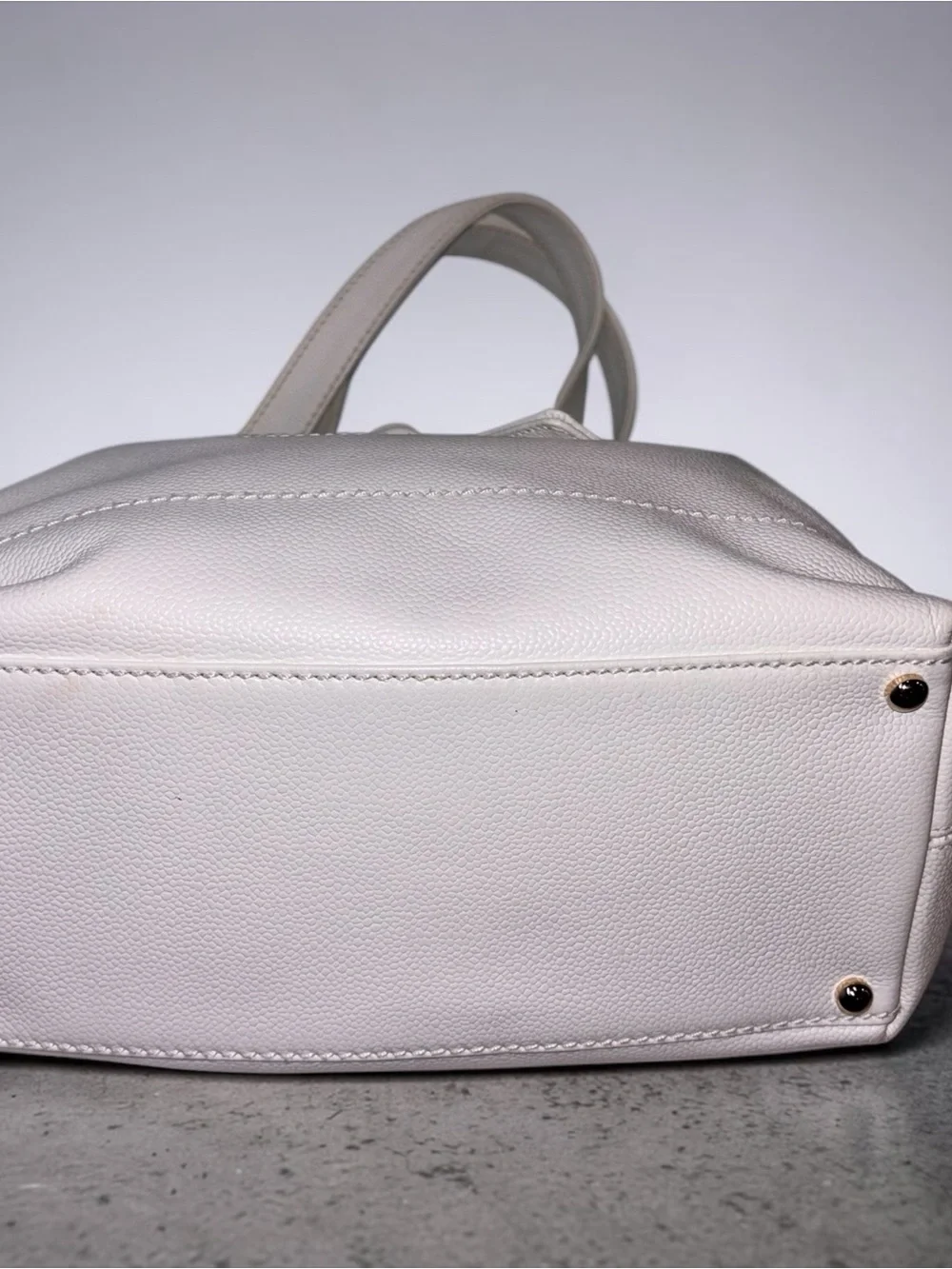 CHANEL Vintage White Caviar Leather CC Drawstring Tote Shoulder Bag 9.5”